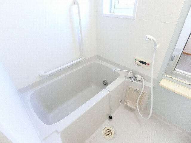 フィオーレ勝山Ａの浴室