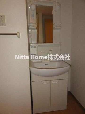 ラピュタの洗面所|シャワー付きの洗面化粧台もあります◇