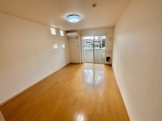 サン クレメントAの洋室