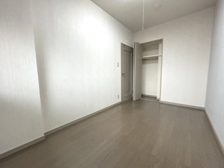 【洋室】 | ライオンズガーデン横浜蒔田 | クローゼット付きで使いやすい洋室です。