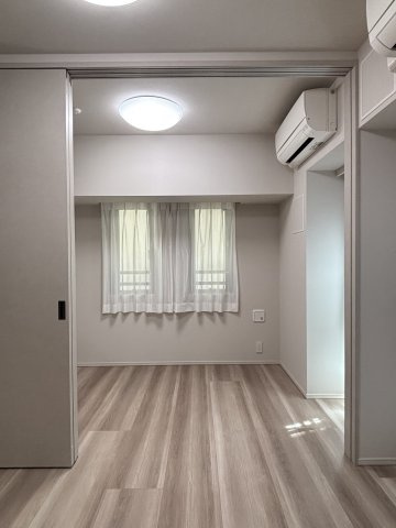 ルジェンテ上野松が谷の洋室