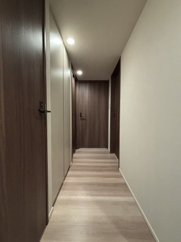 ルジェンテ上野松が谷の玄関