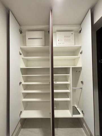 ルジェンテ上野松が谷の収納