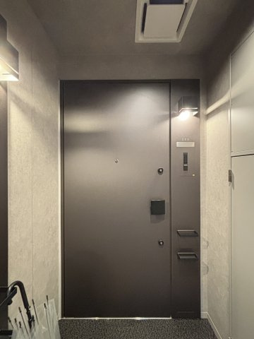 ルジェンテ上野松が谷の玄関