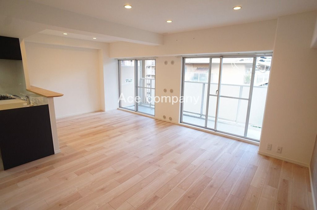 【居間・リビング】 | シャルム小阪壱番館 | 【LDK：約16.5帖】