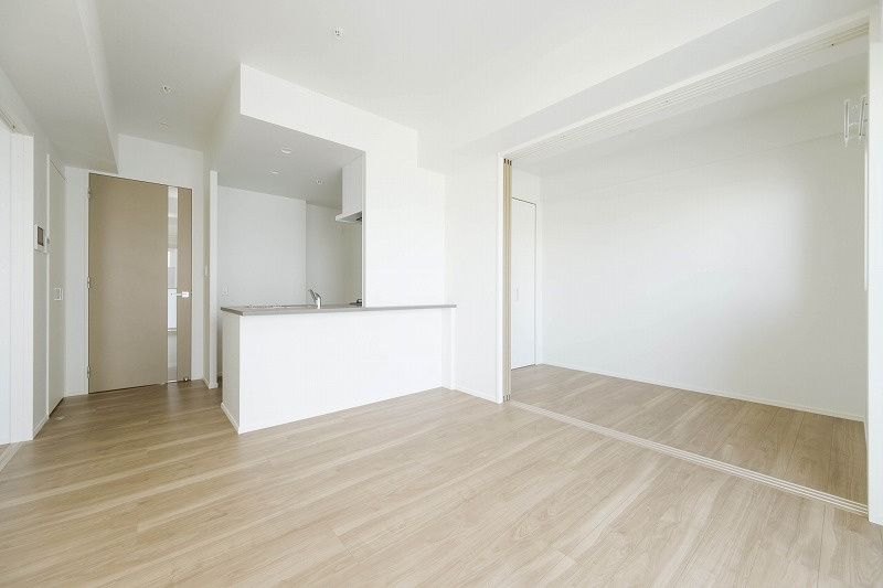 新品家具付きマンション築港本町20(KaGood福岡)の居間・リビング