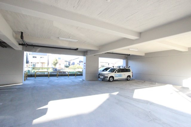 幸和ハイツの駐車場