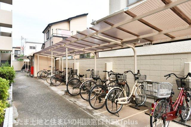 エンゼルハイム浦和花月の駐輪場|■私共は、強引なセールスは致しません。『今買えるから大丈夫』ではなく、『買った後の本当の幸せは何か』を考えた上でのご提案を徹底しております。どうぞお気軽にご連絡下さいませ。
