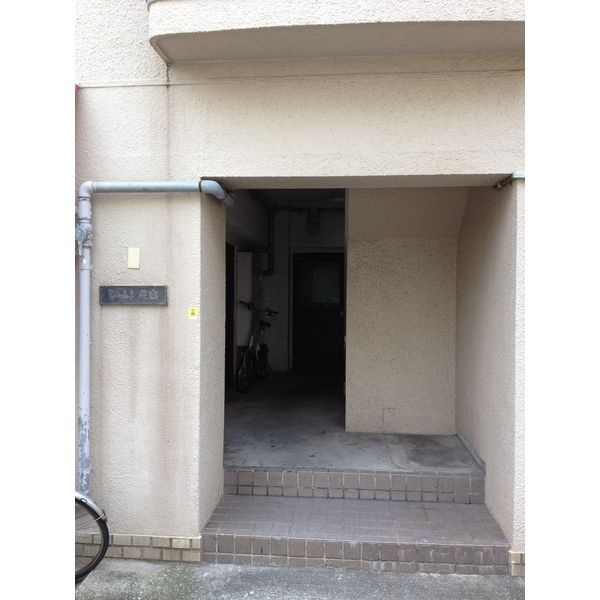 エルパラッツォ記田のエントランス