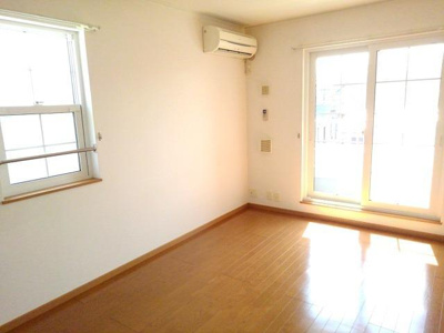 【居間・リビング】 | アクティブ・ウィングⅠ | ゆったりとした居間です