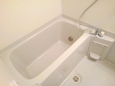 【浴室】 | アクティブ・ウィングⅠ | コンパクトで使いやすいお風呂です