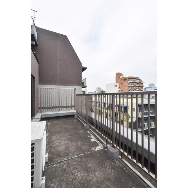 ザ・レジデンス神楽坂Ⅱのバルコニー|開放的で明るい空間を演出してくれるバルコニーです