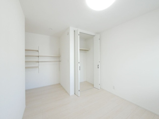 【洋室】 | 甲府市東光寺3丁目 ZEH水準オール電化新築戸建 B号棟 | 2階洋室5.9帖　