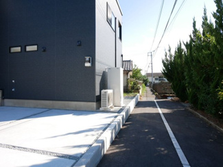 【周辺】 | 甲府市東光寺3丁目 ZEH水準オール電化新築戸建 B号棟 | 敷地西側