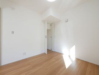 【洋室】 | 甲府市東光寺3丁目 ZEH水準オール電化新築 A棟 車並列2台 | 1階4.5帖洋室