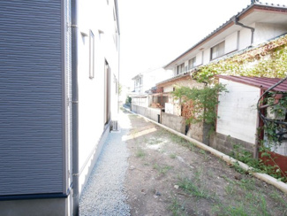 【庭】 | 甲府市東光寺3丁目 ZEH水準オール電化新築 A棟 車並列2台 | 南側庭