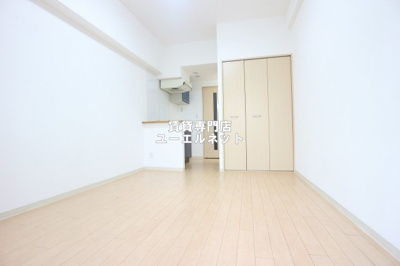 【寝室】 | アーデン千里中央 | 過ごす時間が楽しくなる、居心地の良い居室空間。