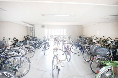 【その他共用部分】 | アーデン千里中央 | 自転車通勤にも便利な駐輪場付き♪