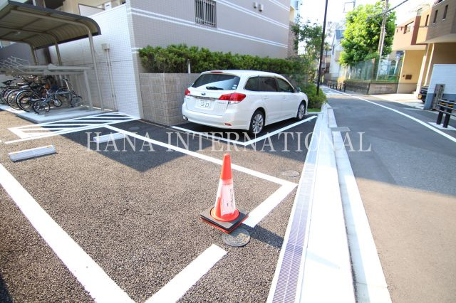アンセルモの駐車場