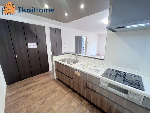 第14神戸市西区池上1丁目　新築戸建のキッチン|【ホームページに現地動画掲載中】●年中無休：当日予約可●人気の対面式のキッチンで明るく使いやすです！