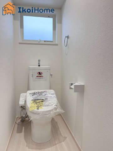 神戸市西区池上1丁目　新築戸建のトイレ|◆同社施工例◆トイレが2か所あるので夜中も安心です。朝のトイレ渋滞も心配いりません。