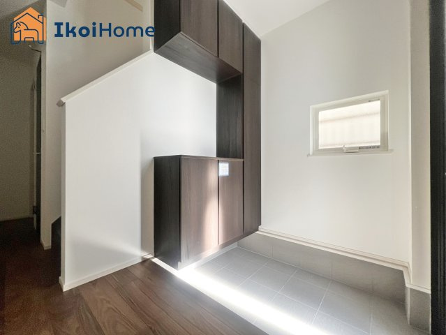 第14神戸市西区池上1丁目　新築戸建のその他|【ホームページに現地動画掲載中】●年中無休：当日予約可●玄関に窓があるので光が入り明るい空間です！