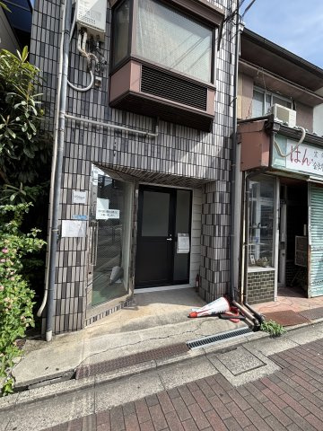リラッサ大和田のエントランス