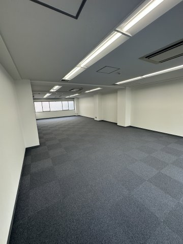 港区芝大門２丁目のビルの内装|過ごしやすい室内です