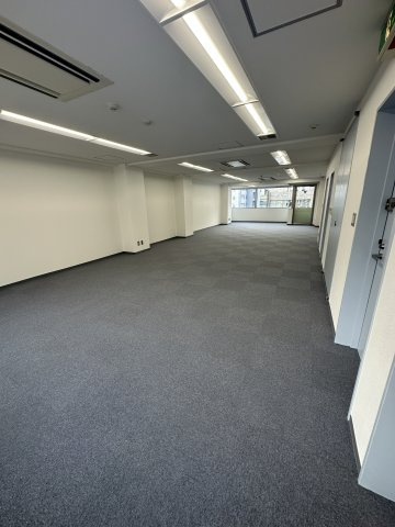 港区芝大門２丁目のビルの内装|過ごしやすい室内です