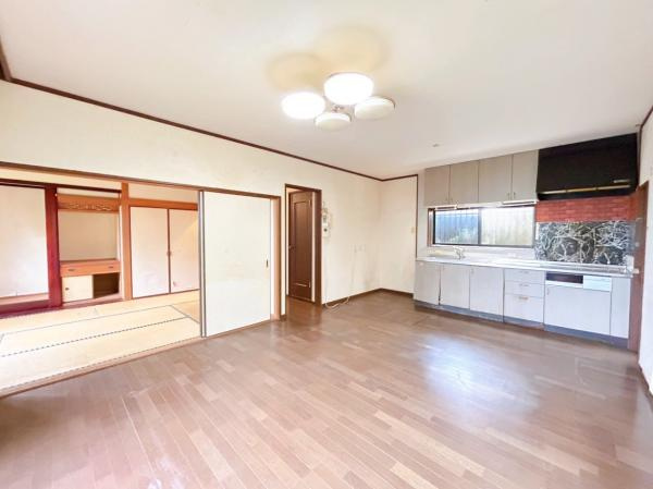 【居間・リビング】