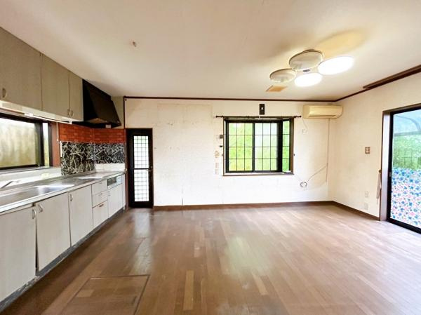 【居間・リビング】