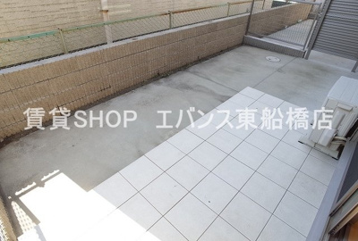 【バルコニー】 | グランドール駿河台 | たまにはお庭で休日を過ごしてみるのもよいかもしれません