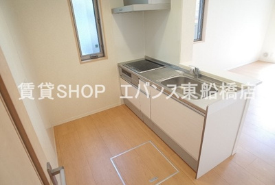 【キッチン】 | グランドール駿河台 | コンパクトなキッチンで掃除もラクラク