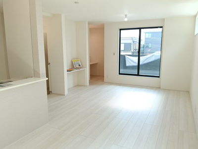 【居間・リビング】 | 鶴見区朝日町2丁目 | ゆったり過ごせる居間です