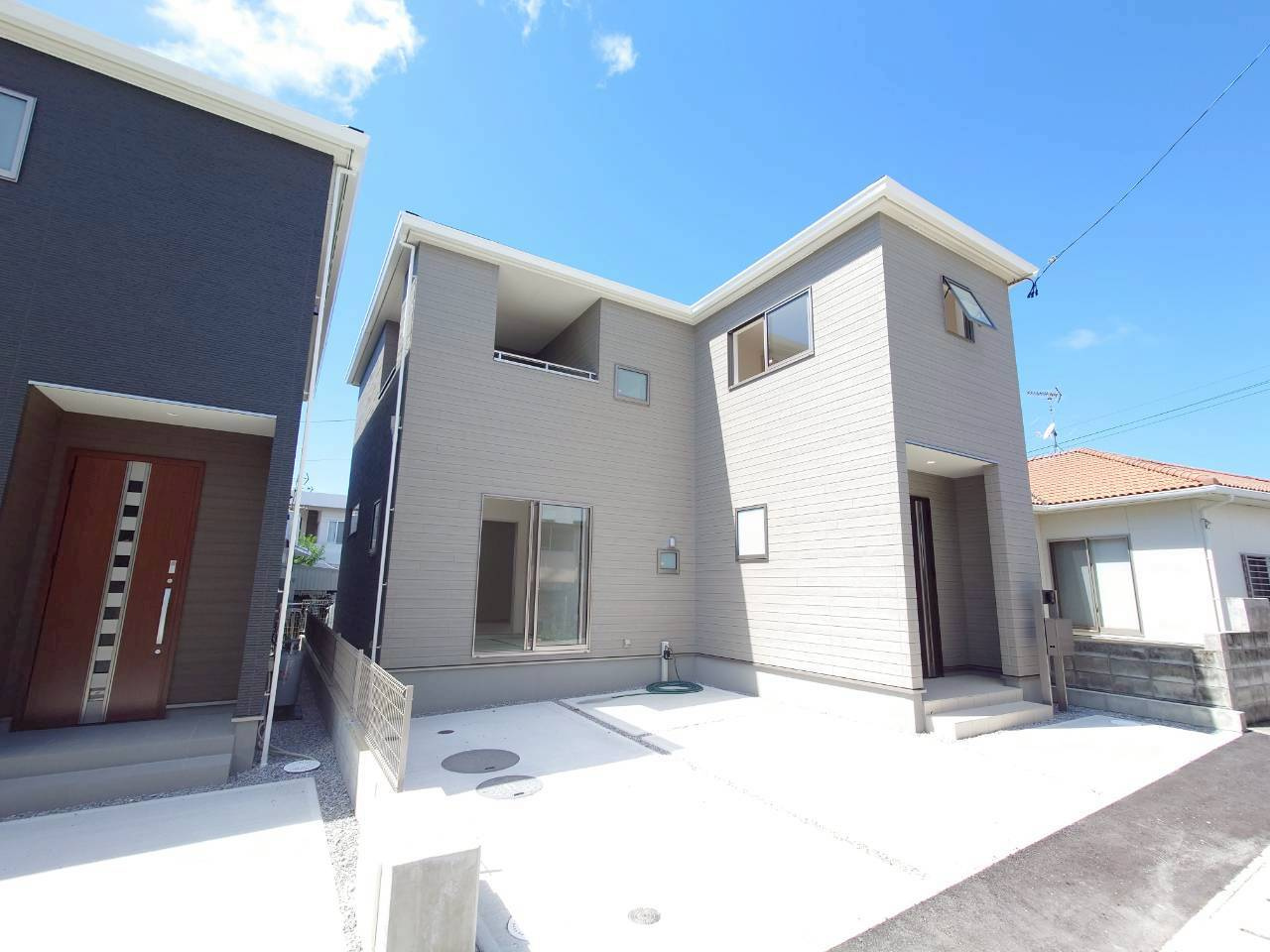 ■■読谷村高志保第2-１号棟（全2棟）の外観|建物外観を気になさる方へ、見た目の良い物件です