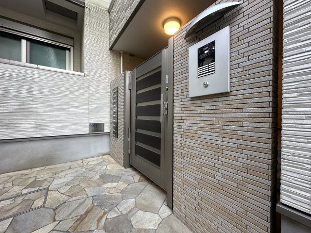 フジパレス沢ノ町Ⅴ番館のエントランス