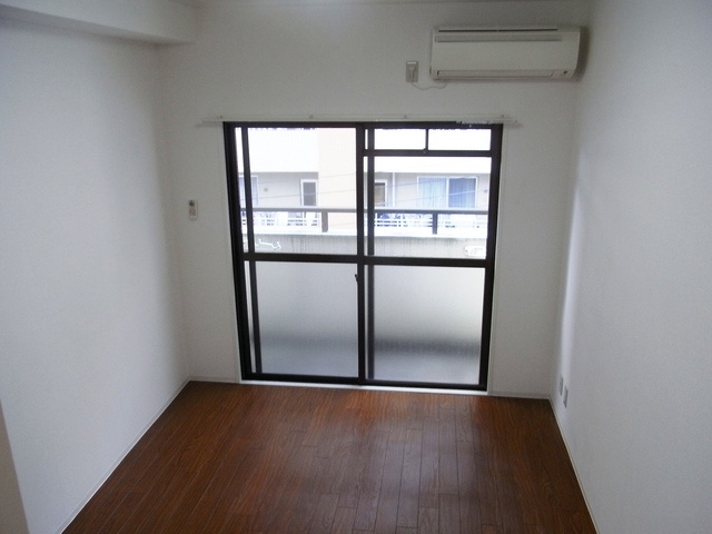 グランドール御影の洋室