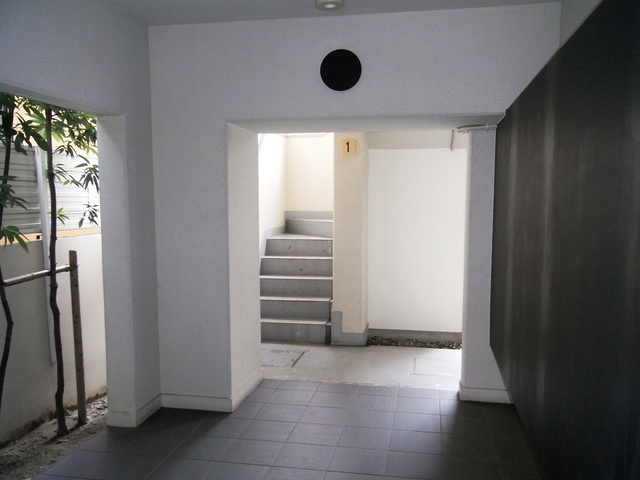 グランドール御影のエントランス