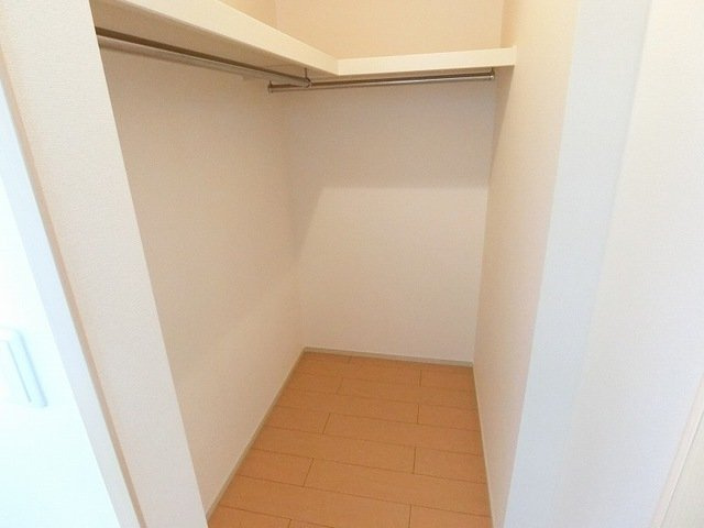 パークヴェルデアＡの収納