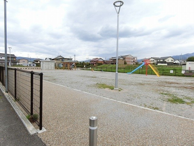 パークヴェルデアＡの周辺|昼飯東公園まで83m