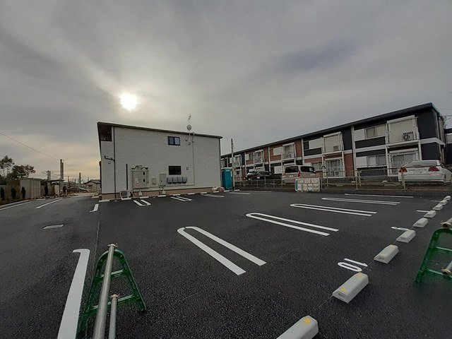 カーサ・イリーデⅡの駐車場|車をお持ちの方に嬉しい駐車場付きの物件です