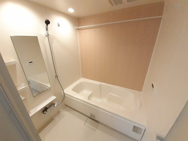 カーサ・イリーデⅡの浴室|浴室乾燥機付き、追い焚き機能浴室です。