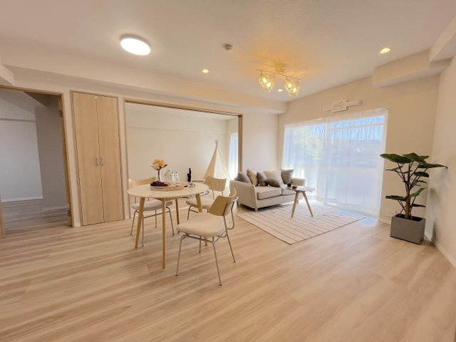 三愛シティライフ二日市の居間・リビング