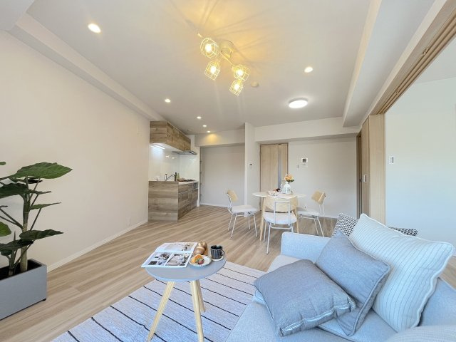 三愛シティライフ二日市の居間・リビング