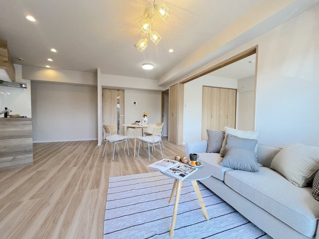 三愛シティライフ二日市の居間・リビング