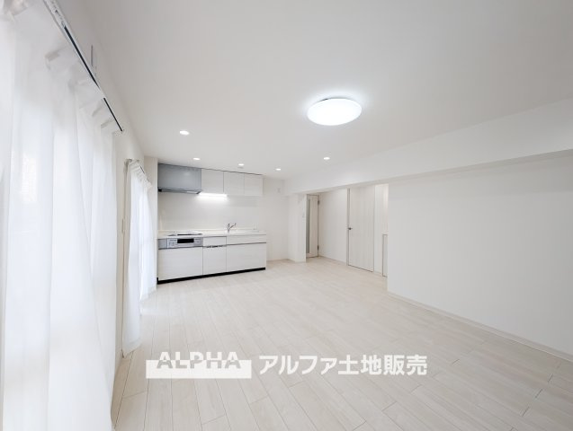 西けやき台団地第9号棟の居間・リビング|【full space】
◆気軽に人を招ける◆ゆったりとした住空間に手のぬくもりを感じれるような温かい住まい。そんな環境で暮らしていくうちに僕たちも変わって行く。
