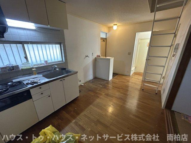 コーポラスの居間・リビング