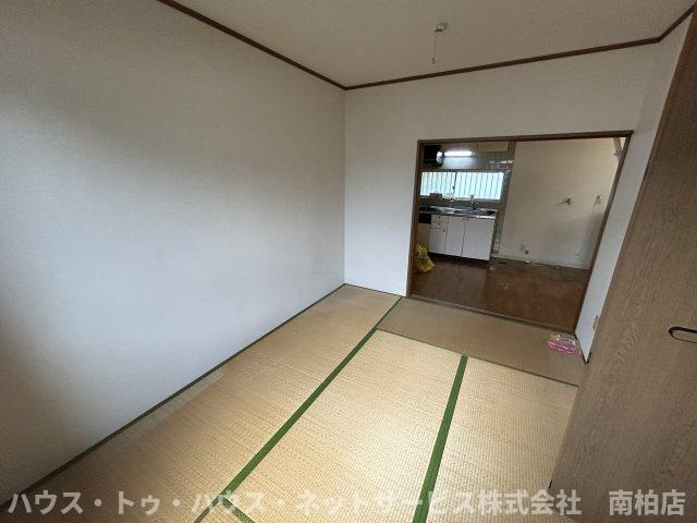 コーポラスの和室