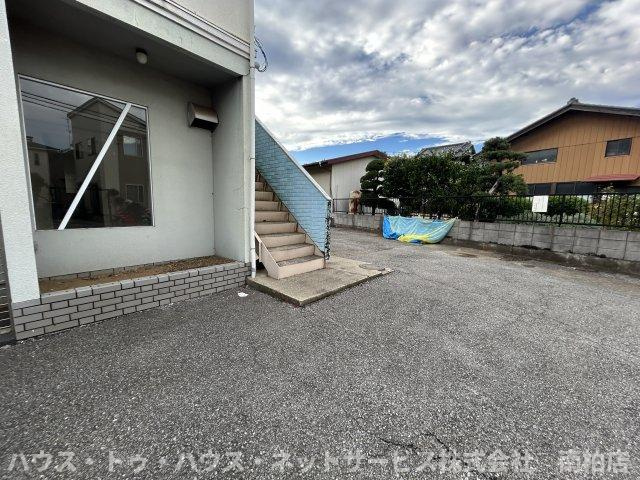 コーポラスの駐車場