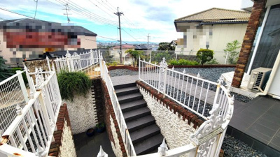 【外観】 | 苦楽園六番町戸建 | アプローチ階段